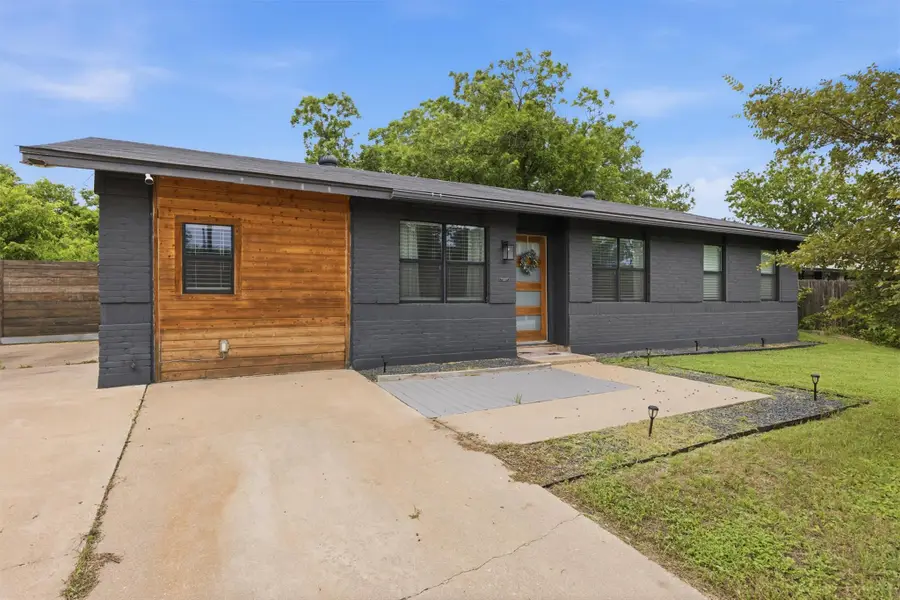 1014 S Meadows Dr, Austin, TX 78758 - #3