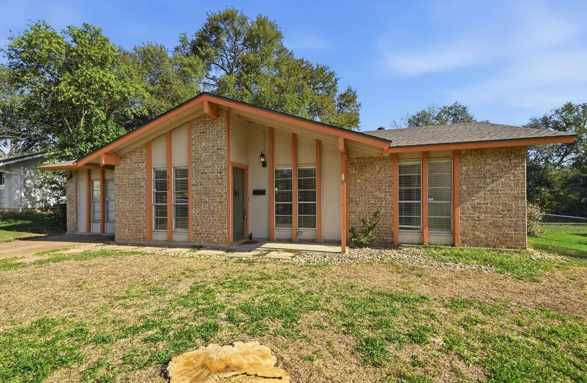 902 Emerald Wood Dr, Austin, TX 78745 - #1