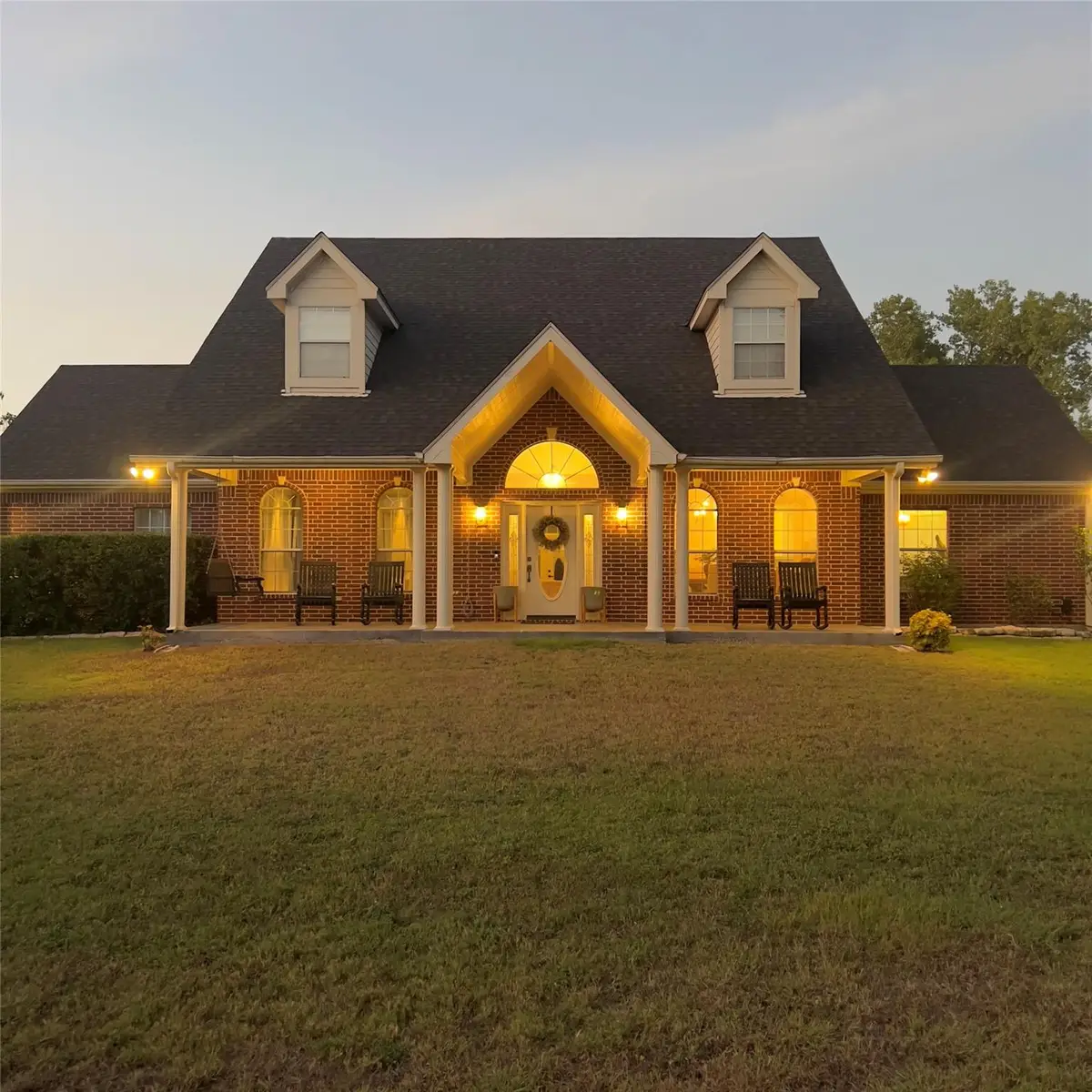310 E 10th St, Elgin, TX 78621 - #1