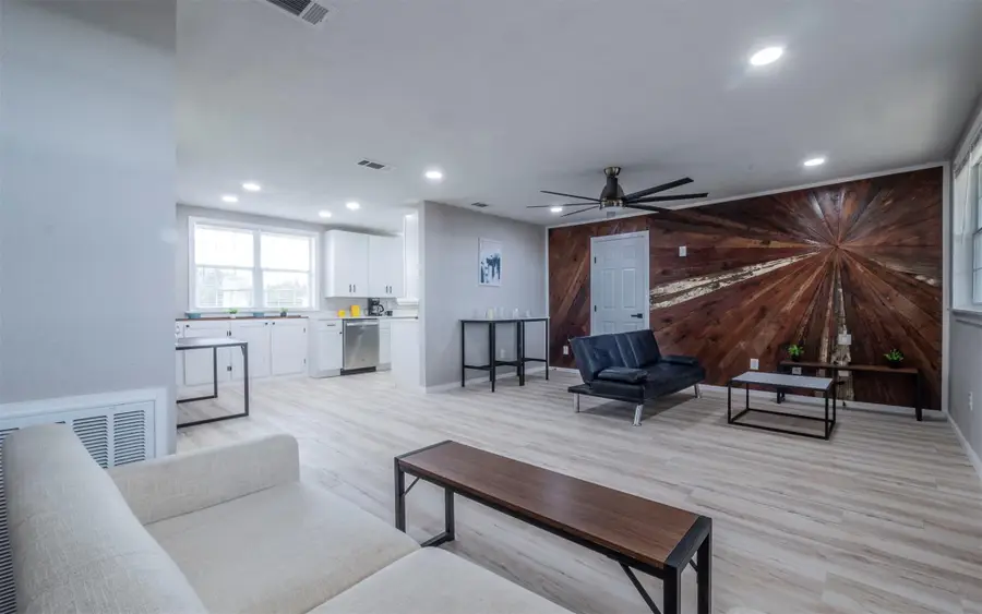 340 Frazier Ln, Burnet, TX 78611 - #2