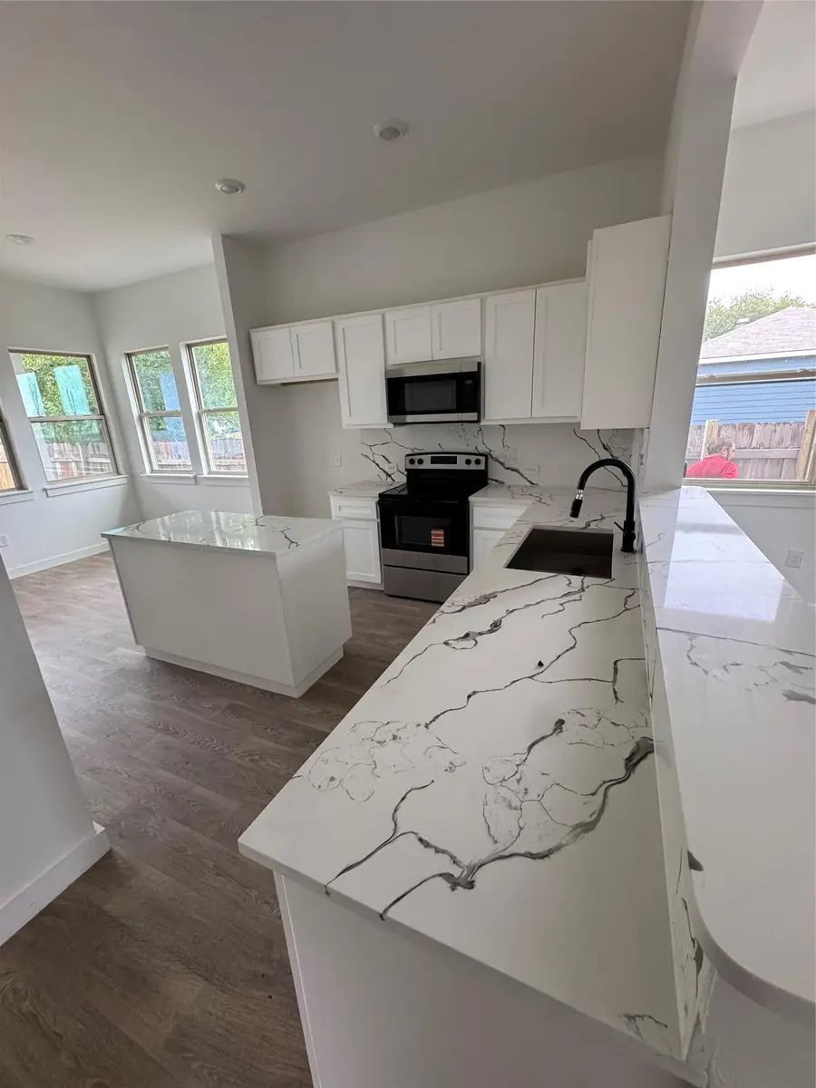 710 Bland St, Taylor, TX 76574 - #3