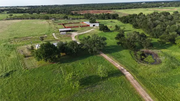 1454 Red Town Rd, Elgin, TX 78621