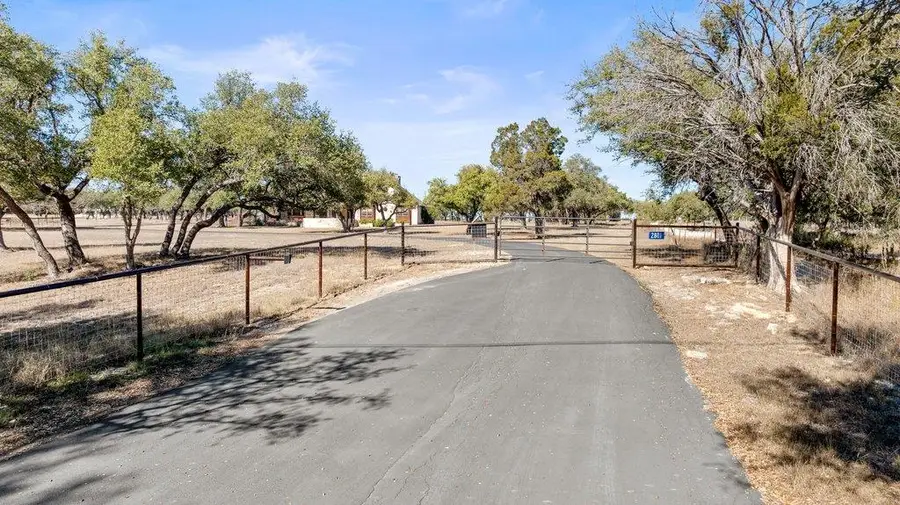 2801 Martin Rd, Dripping Springs, TX 78620 - Image #2