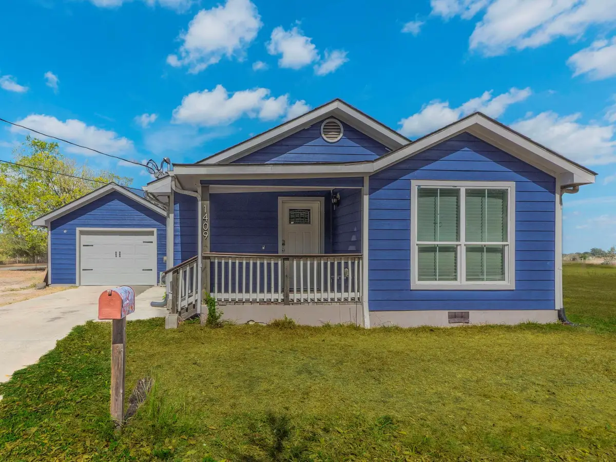 1409 4th St, Lockhart, TX 78644 - Image #1