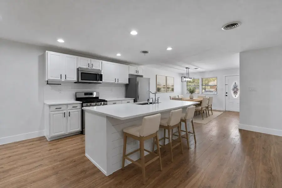 556 E 19th St, Georgetown, TX 78626 - #3