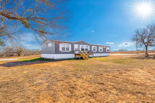 190 Branding Iron Trl, Lockhart, TX 78644