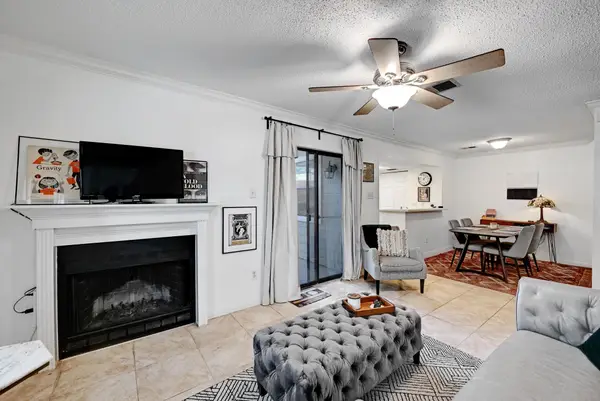 7635 Guadalupe St #1002, Austin, TX 78752