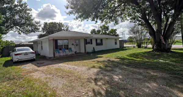 939 Pine Dr, Caldwell, TX 77836