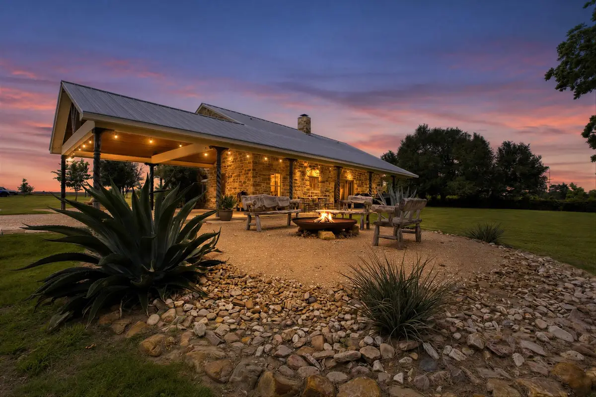 7835 Berger Rd, Schulenburg, TX 78956 - #1