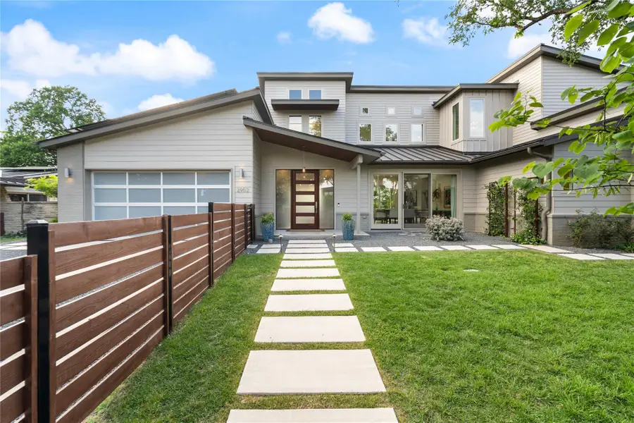 2902 Cedarview Dr, Austin, TX 78704 - Image #2