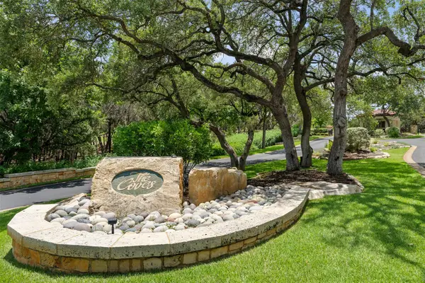 906 Moonlight Bay Dr, Spicewood, TX 78669