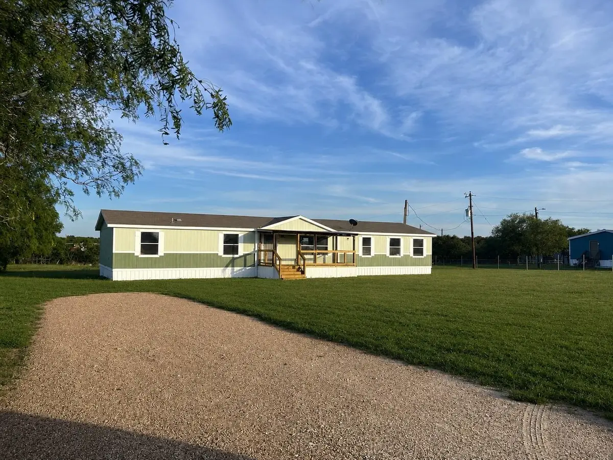 160 Indian Trl, Lockhart, TX 78644 - #1