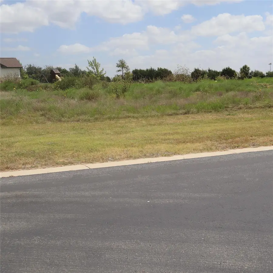 105 Huerta Rd, Florence, TX 76527 - #2