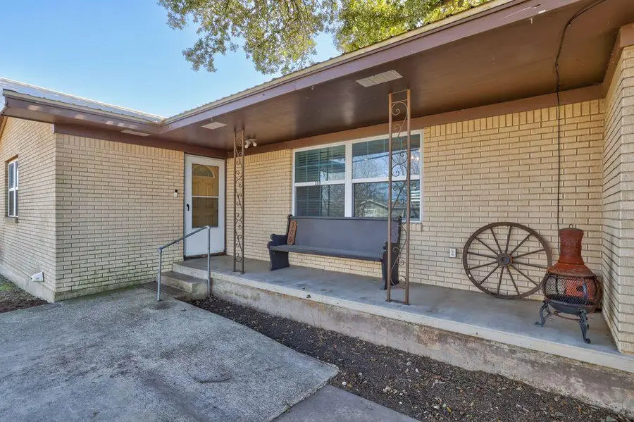 309 W Avenue H Ave, Jarrell, TX 76537 - Image #2