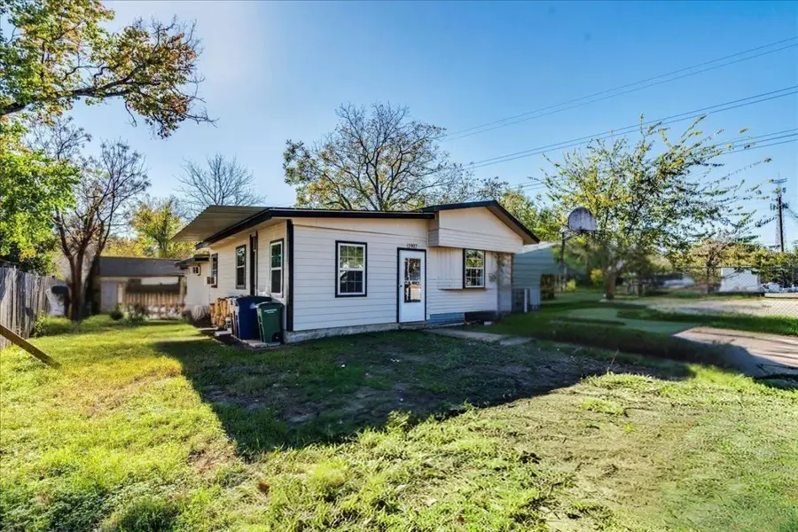 1907 Blue Meadow Dr, Austin, TX 78744 - Image #2