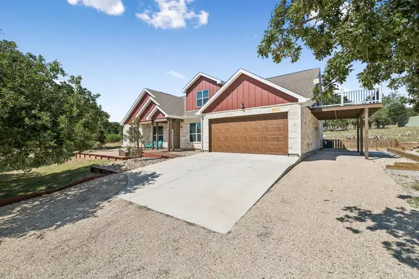 1783 Axis Cir, Fredericksburg, TX 78624
