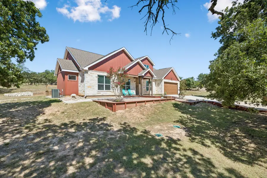 1783 Axis Cir, Fredericksburg, TX 78624 - #3
