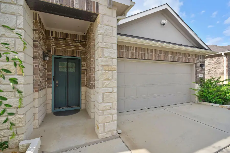 501 Emerald Cv, Georgetown, TX 78626 - #2