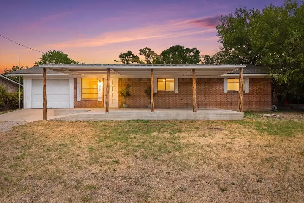 1902 Twin Oaks St, Kingsland, TX 78639 - #1
