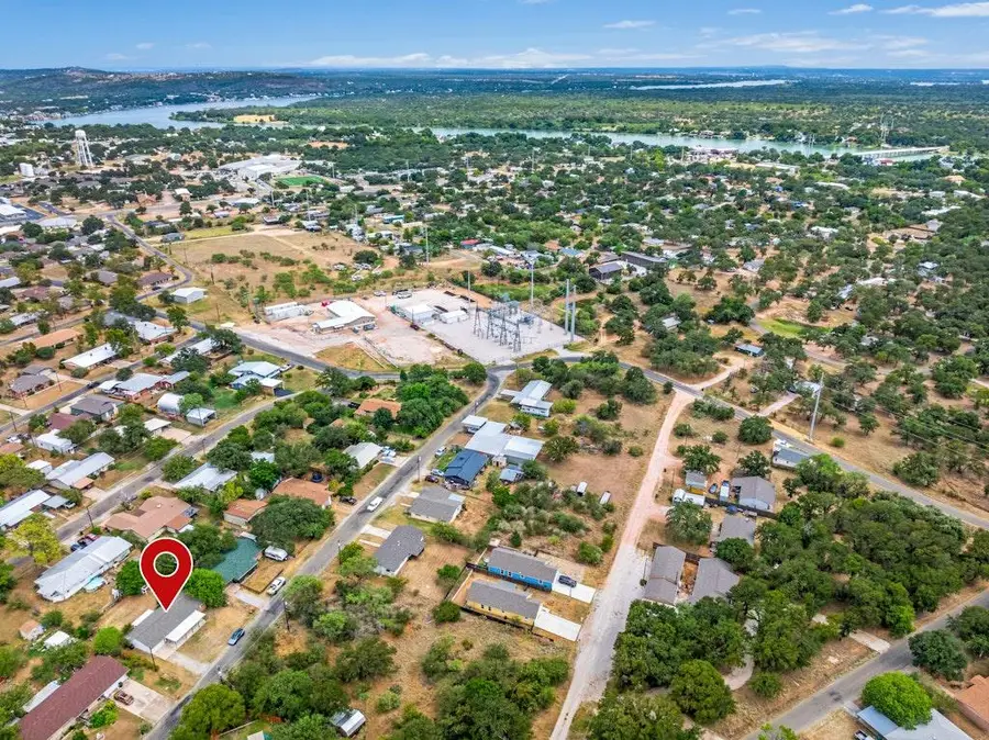 1902 Twin Oaks St, Kingsland, TX 78639 - #2