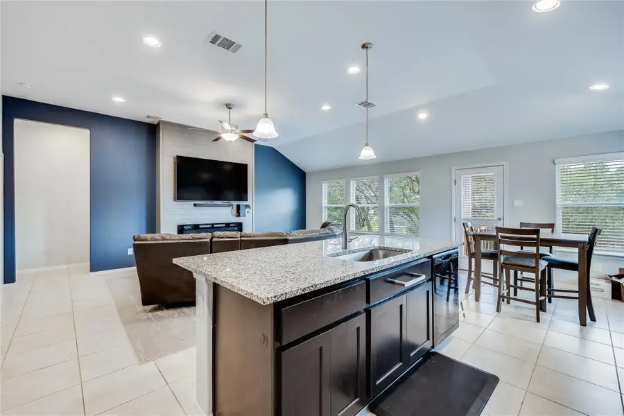 21302 Santa Rosa Ave, Lago Vista, TX 78645 - Image #2