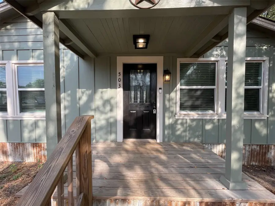 503 Byrne St, Smithville, TX 78957 - #2