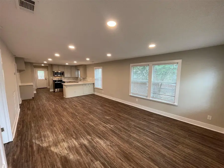 503 Byrne St, Smithville, TX 78957 - #3