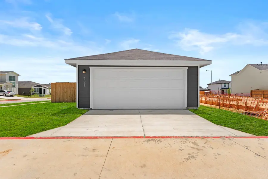 325 Santo Domingo Rd, Bastrop, TX 78602 - #2