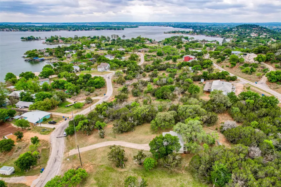204 W Lakeshore Dr, Llano, TX 78643 - #2