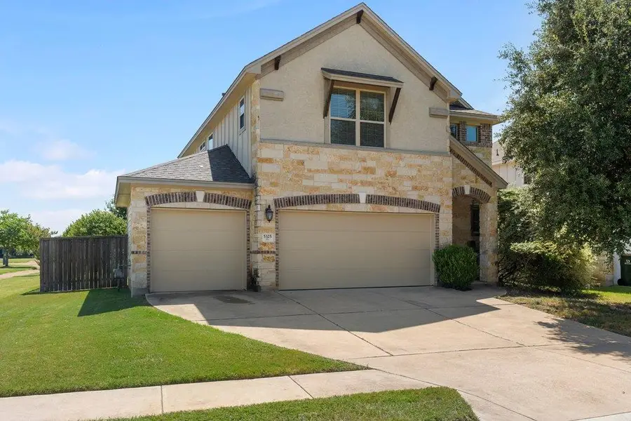 5325 Kara Dr, Austin, TX 78744 - #2