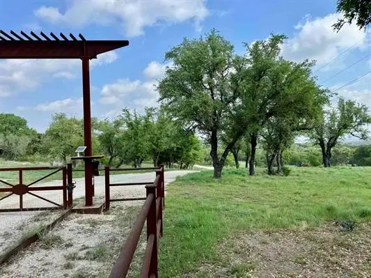 5 Barlow Dr, Briggs, TX 78608 - #2