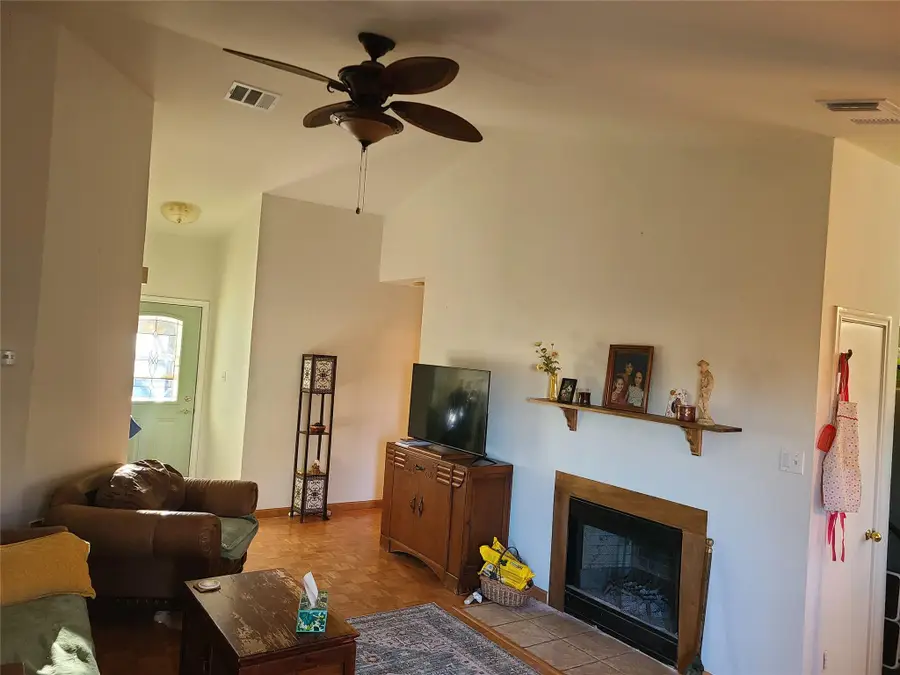 806 Black Locust Dr, Pflugerville, TX 78660 - #2