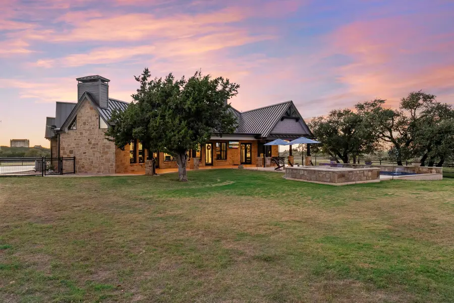 901 Crown Ln, Burnet, TX 78611 - Image #2
