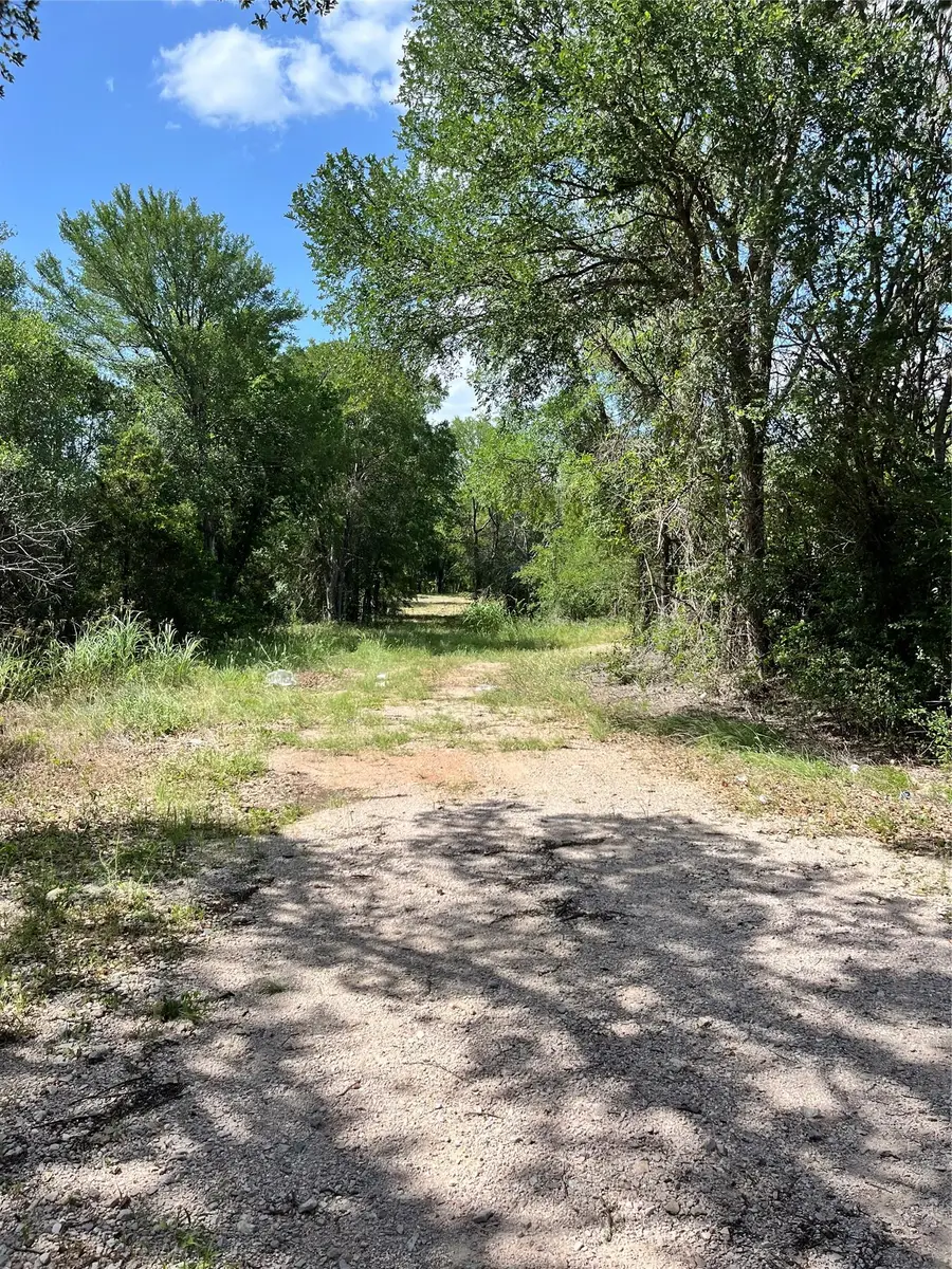 715 N Silver St, Burnet, TX 78611 - #3