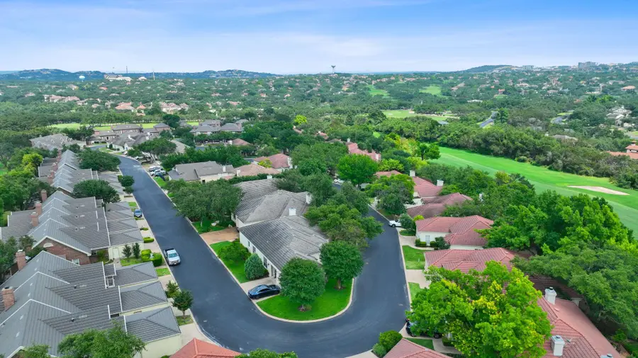 18 Tourney Ln, The Hills, TX 78738 - Image #2