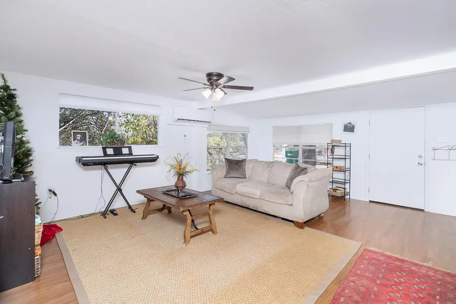 1517 Hill Way Dr, Granite Shoals, TX 78654 - Image #2