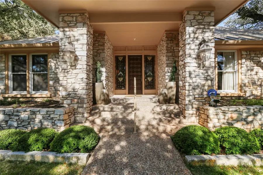 7702 Pleasant Meadow Cir, Austin, TX 78731 - Image #2