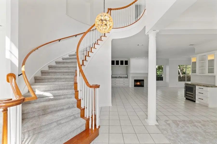 1613 Churchwood Cv, Austin, TX 78746 - #3