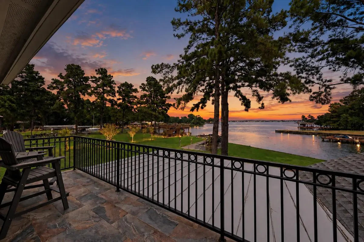 201 Lake Walden Cv, Montgomery, TX 77356 - #1