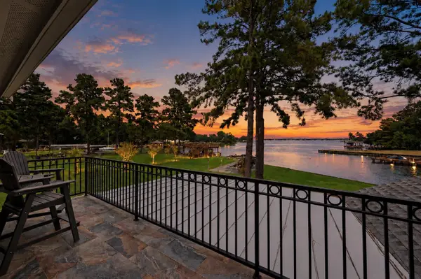 201 Lake Walden Cv, Montgomery, TX 77356