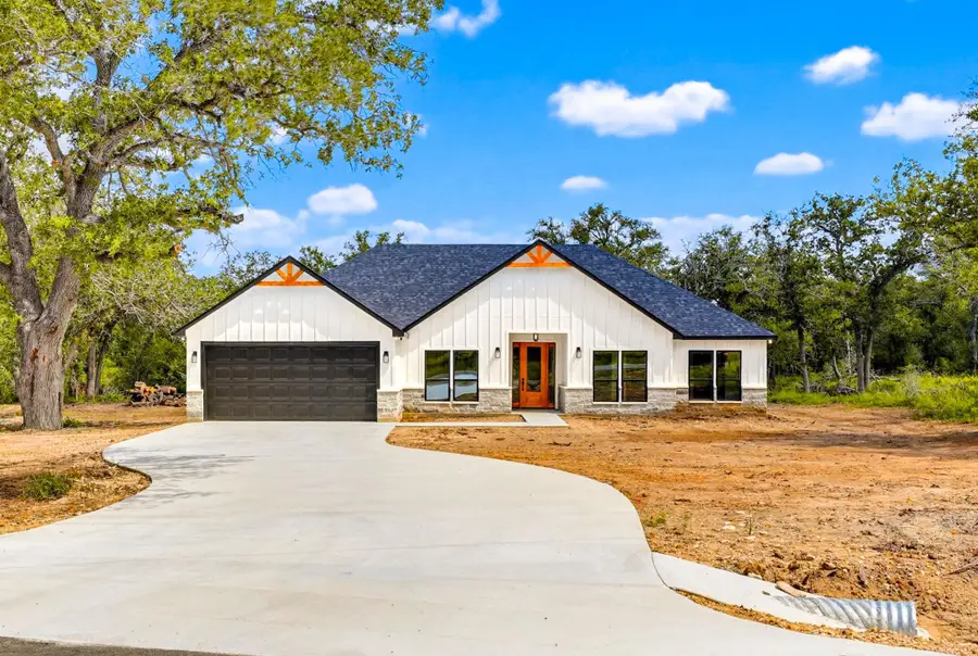 315 Post Oak St, Gonzales, TX 78629 - #2