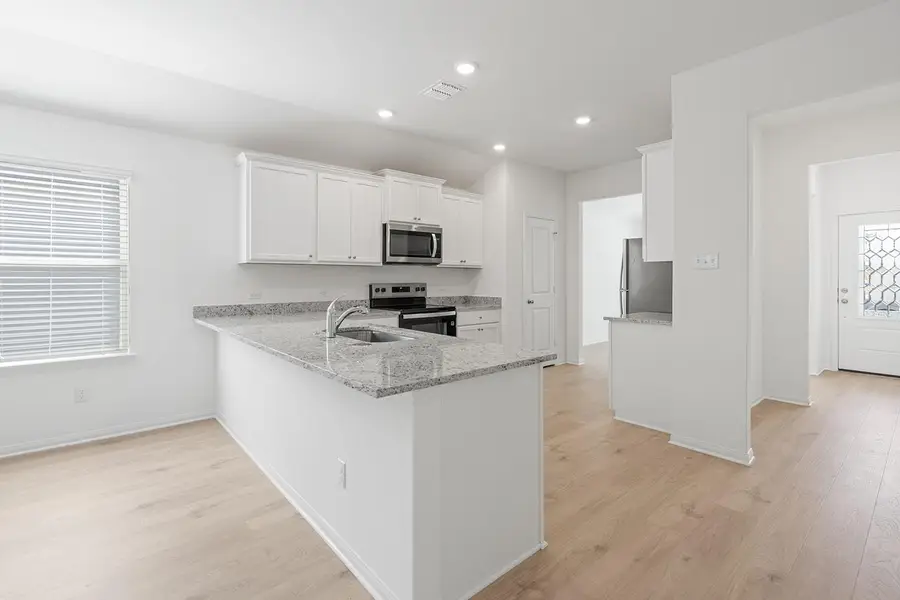 136 Paria Ct, Jarrell, TX 76537 - Image #3