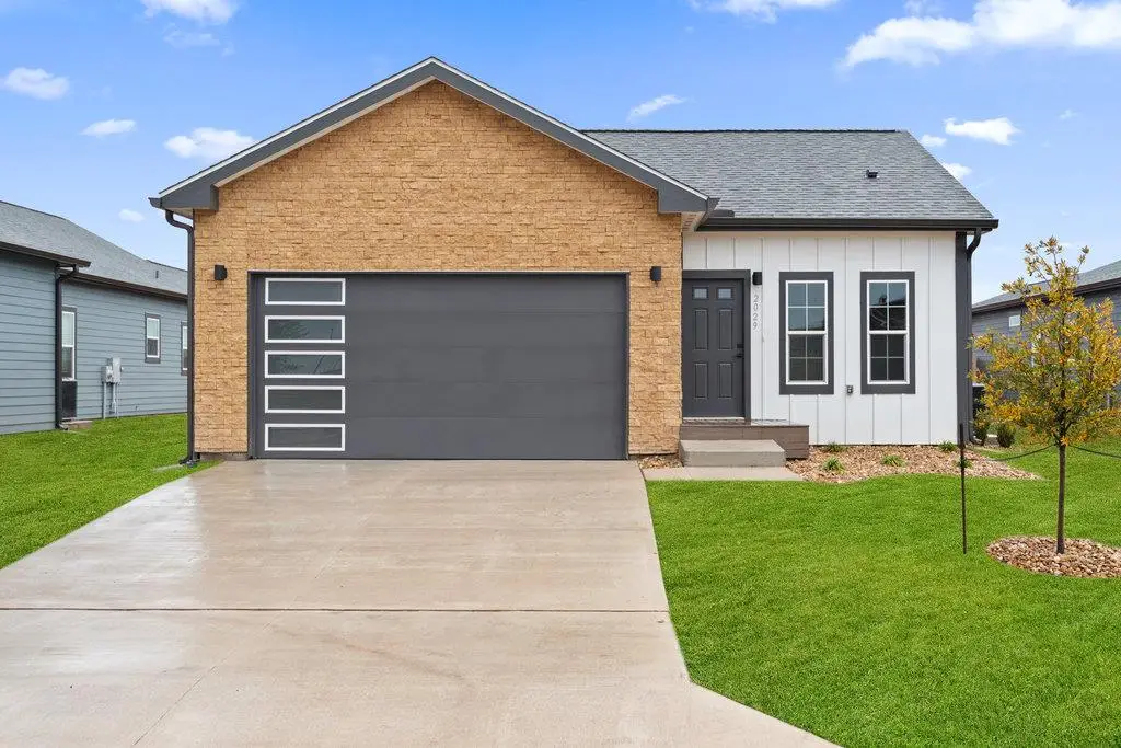 2029 Applewood Dr, Lockhart, TX 78644 - #1