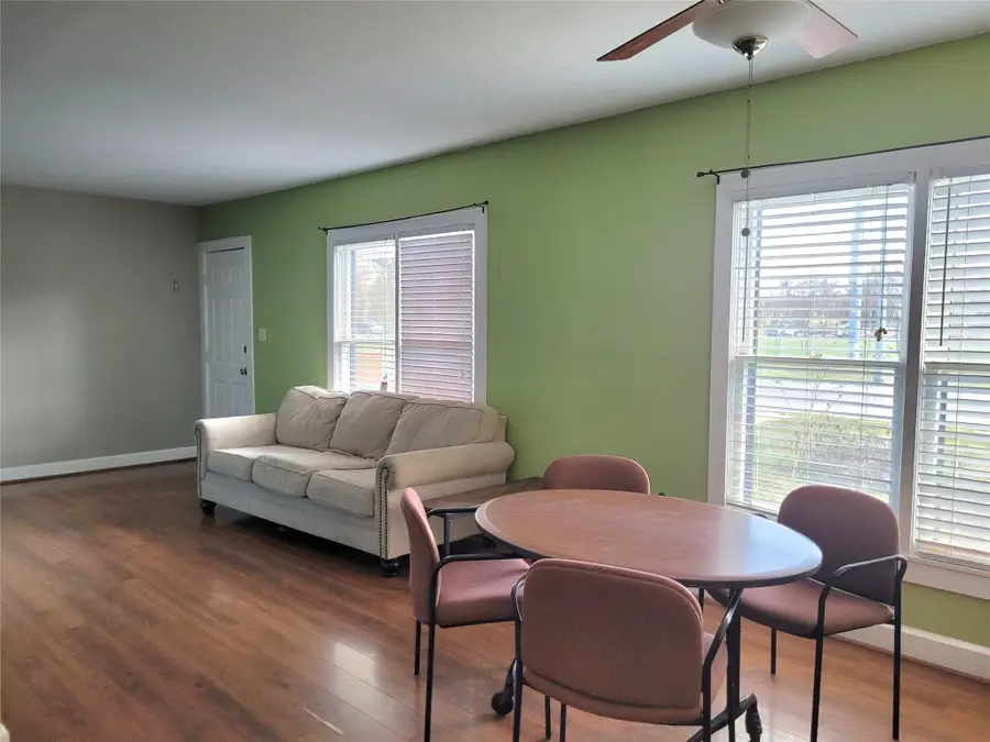 1106 Austin St, Bastrop, TX 78602 - #3