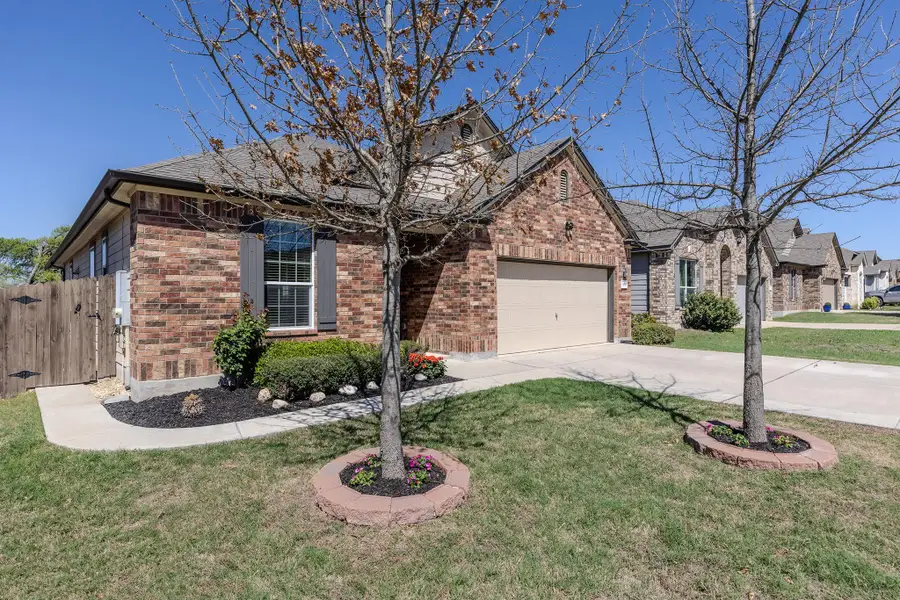 13912 Lyndon B Johnson St, Manor, TX 78653 - #2
