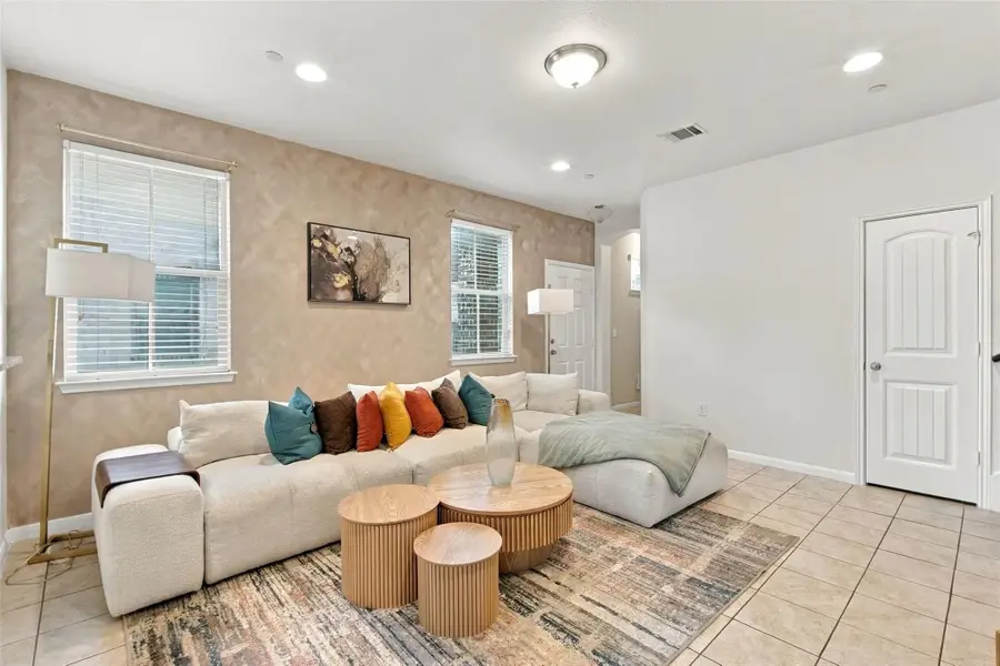 2880 Donnell Dr #304, Round Rock, TX 78664 - #2
