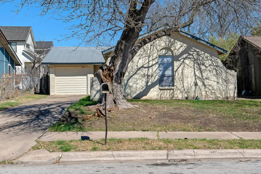 2302 Rockridge Dr, Austin, TX 78744 - #2