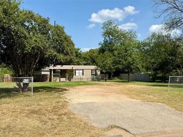 2001 Pecan St, Bastrop, TX 78602