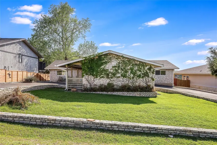 2802 Douglas Cv, Lago Vista, TX 78645 - #2