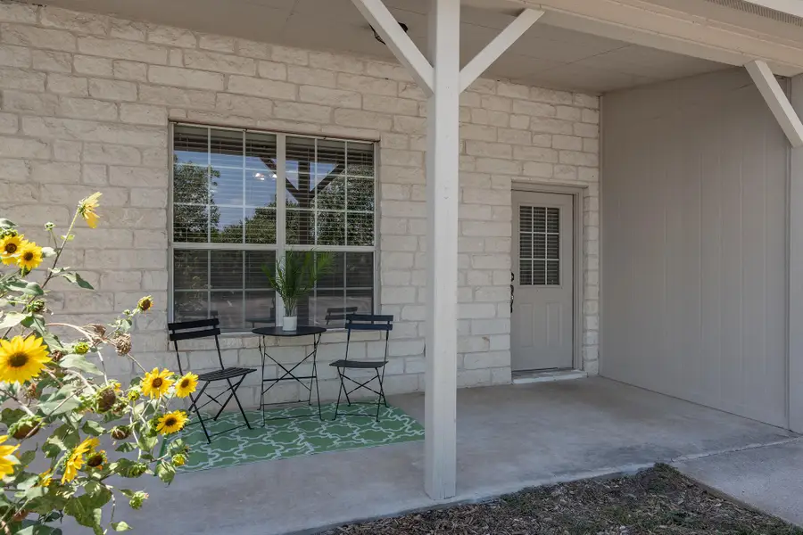 200 Sandstone Dr #E/F, Jarrell, TX 76537 - #2